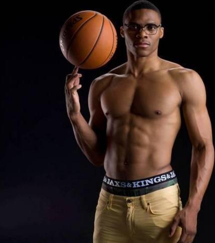 而是背后的 而是背后的