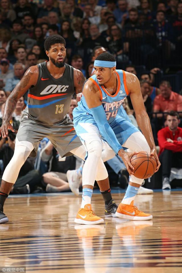 抢下关键后 抢下关键后